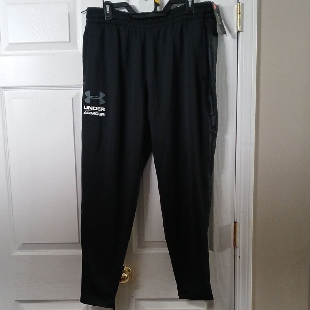 Under Armour loose coldgear Black Track Pants Sz XL NWT